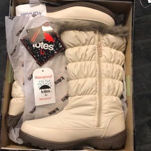 Totes waterproof snow boots